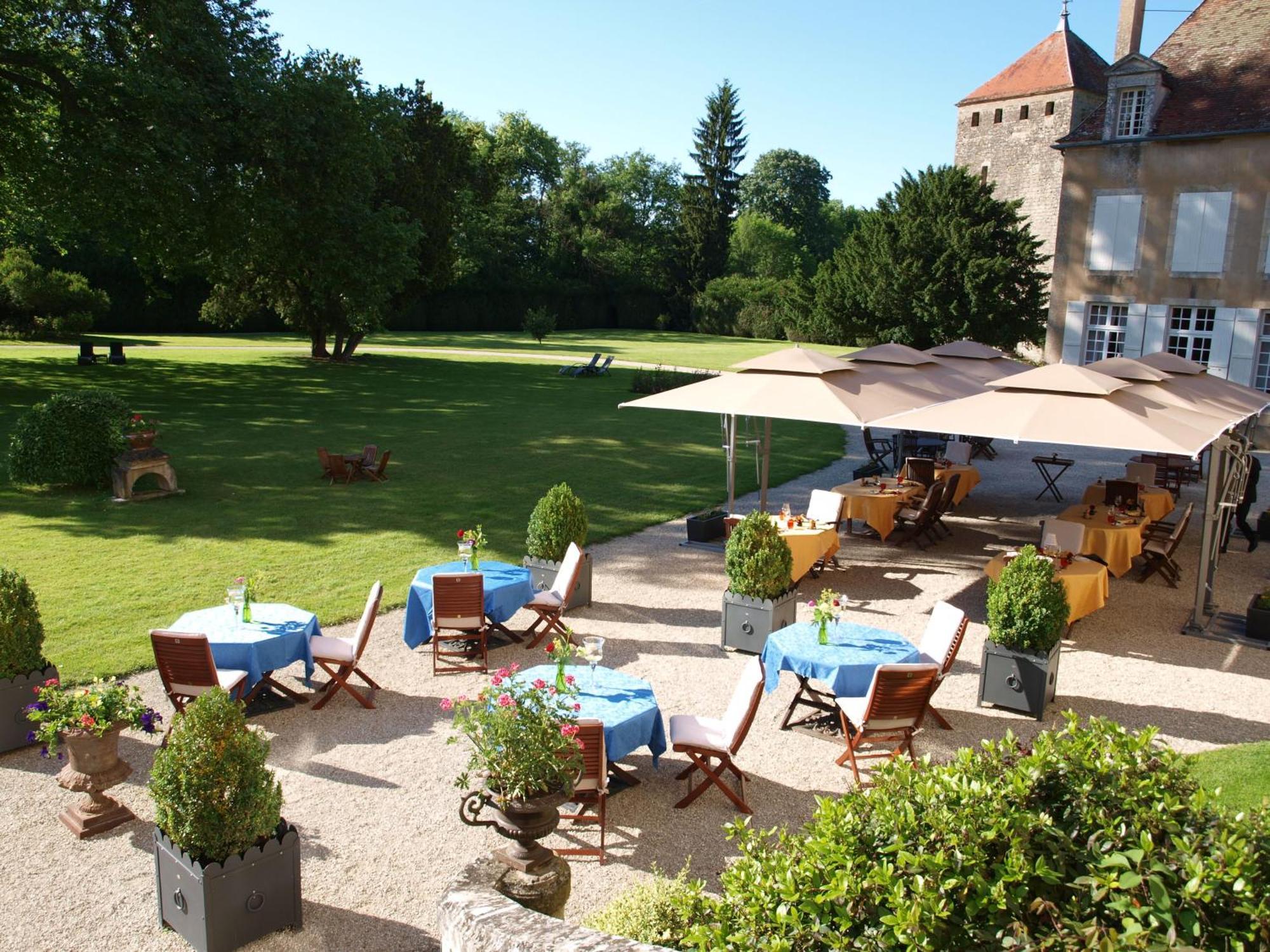 Chateau De Vault De Lugny Hotel Exterior photo